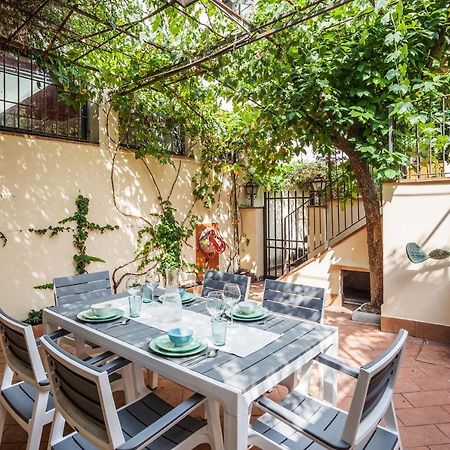 Santa Reparata Apartment With Patio And Terrace Florens Exteriör bild