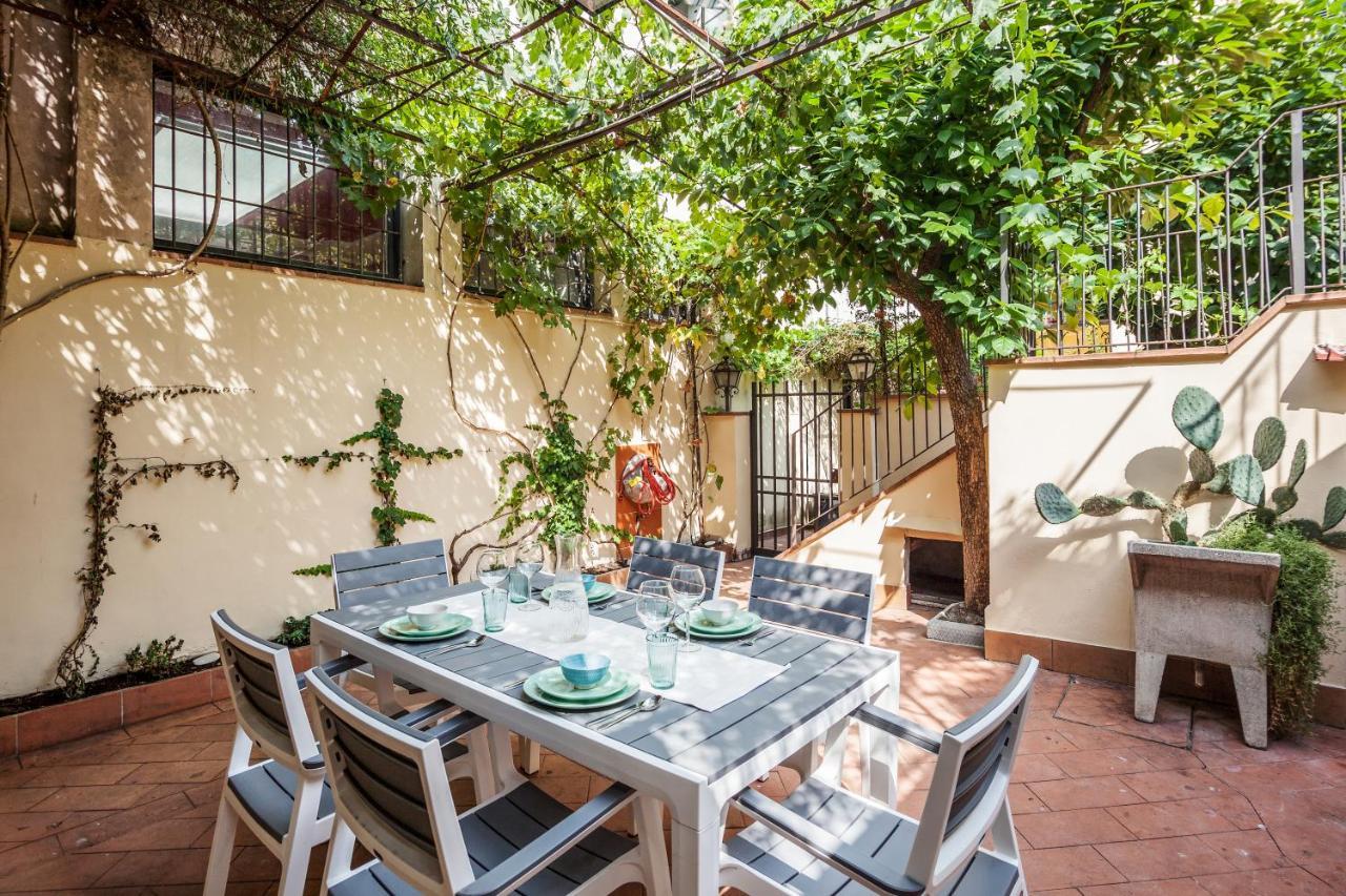 Santa Reparata Apartment With Patio And Terrace Florens Exteriör bild